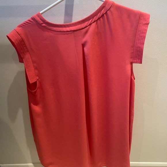 Light weight, soft, sleeveless top. Great summer colour - Picture 2 of 3